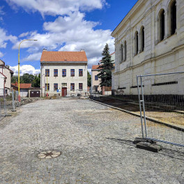 Dokončili jsme sanaci propadu na Březových Horách a plochu předali zpět městu Příbram